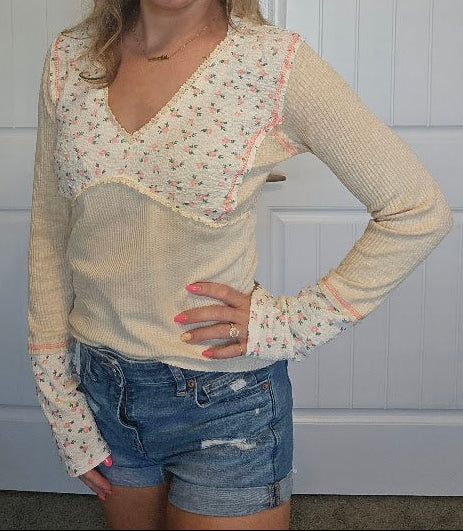 V Neck Lace Trim Detail Floral Pattern Thermal Knit Top
