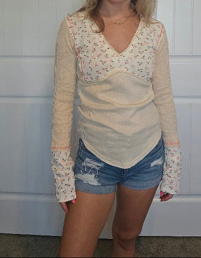 V Neck Lace Trim Detail Floral Pattern Thermal Knit Top